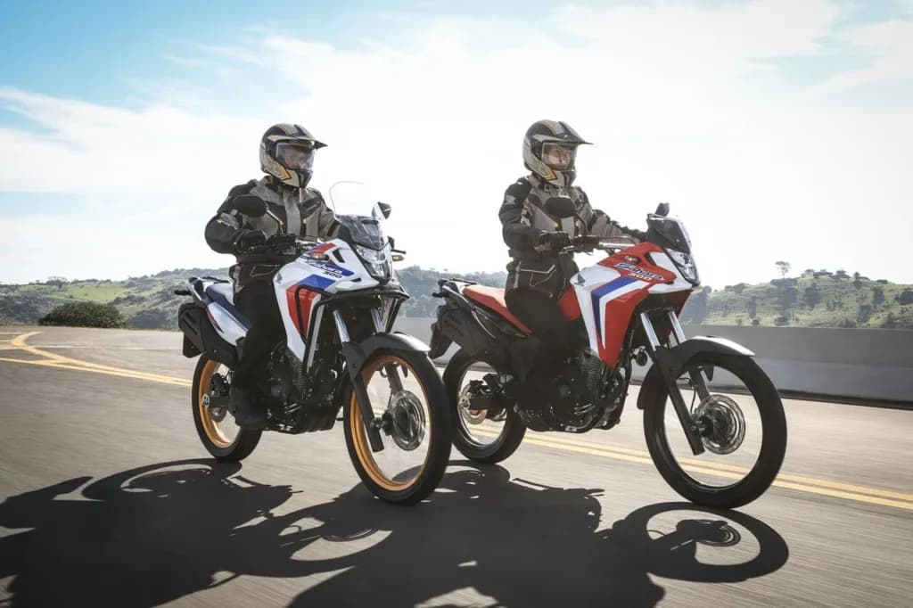 Honda Tornado 300 e Sahara 300 2027: Linha Trail Ganha Avanços em Tecnologia e Segurança