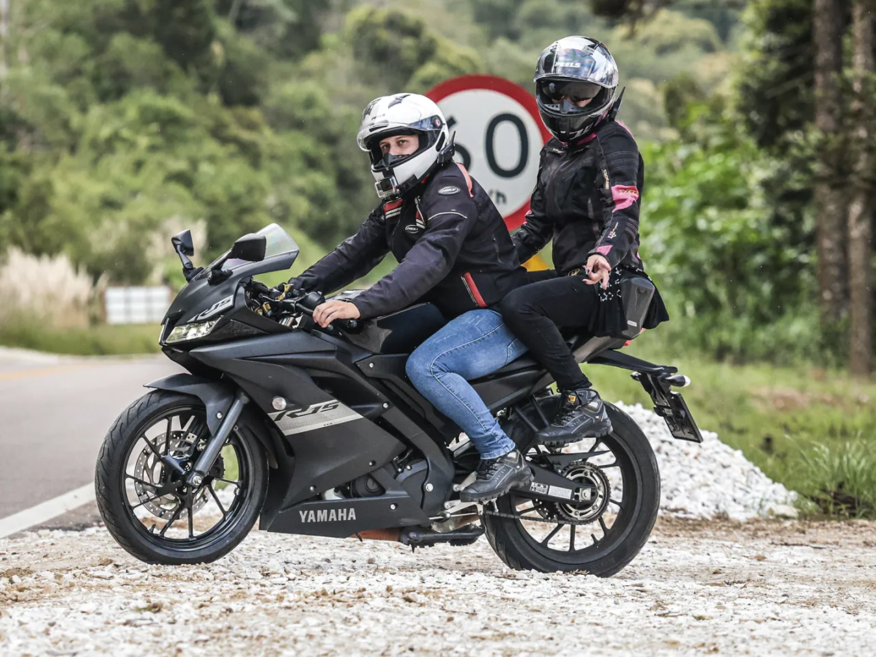 Viajar de moto com garupa: 7 cuidados antes de sair